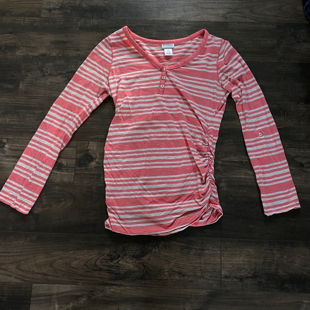 Motherhood maternity rouged sides cotton v-neck
